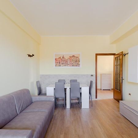 Le Rondini Apartment, 5 Persone, 2 Balconi, Policlinico Tor Vergata E Casilino โรม ภายนอก รูปภาพ