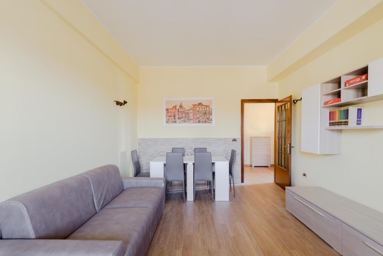 Le Rondini Apartment, 5 Persone, 2 Balconi, Policlinico Tor Vergata E Casilino โรม ภายนอก รูปภาพ